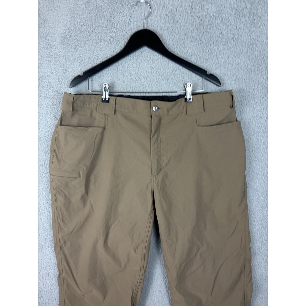 Duluth Trading Co Pants Mens 39x30 Beige Nylon Stretch Cargo Casual Outdoor Mens